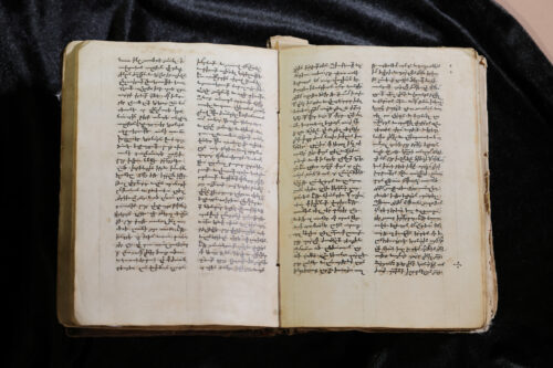 Keron Development Foundation Donates a Rare 17th-Century Manuscript Collection to the Matenadaran 3 CW0A5100