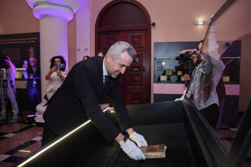 Keron Development Foundation Donates a Rare 17th-Century Manuscript Collection to the Matenadaran 8 CW0A5754