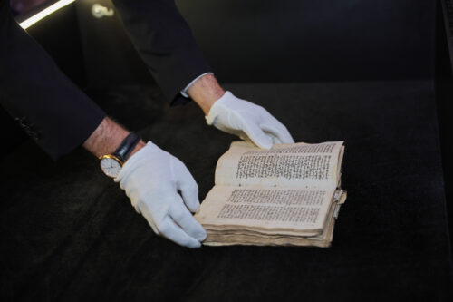 Keron Development Foundation Donates a Rare 17th-Century Manuscript Collection to the Matenadaran 9 CW0A5764